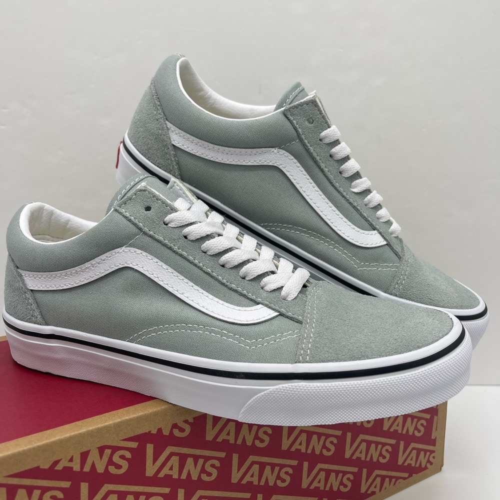 Vans WMNS Old Skool
Color Theory Pure Grey
VNO00CR5EPO Sneakers - Picture 8 of 16